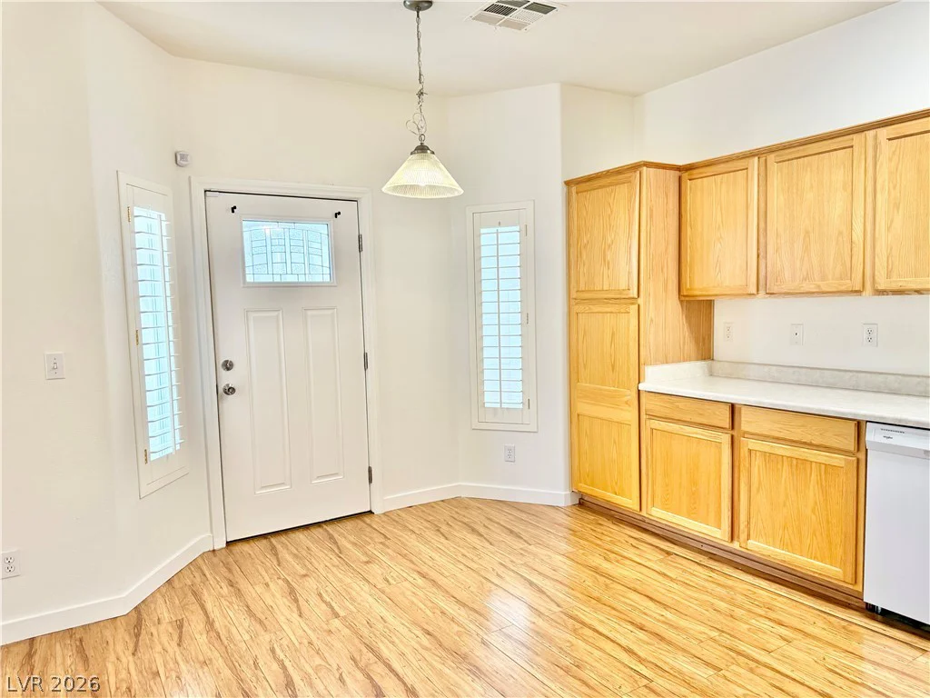 7825 Ithaca Falls, Las Vegas, NV 89149