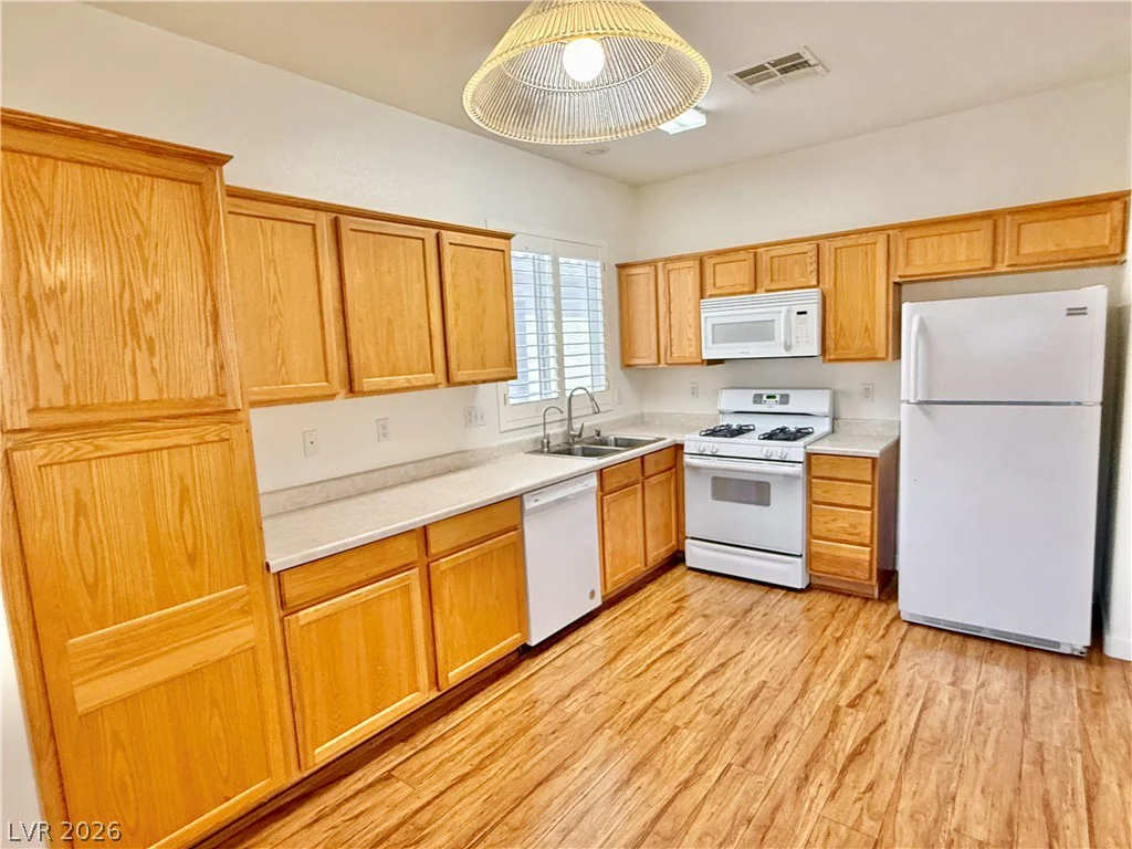 7825 Ithaca Falls, Las Vegas, NV 89149