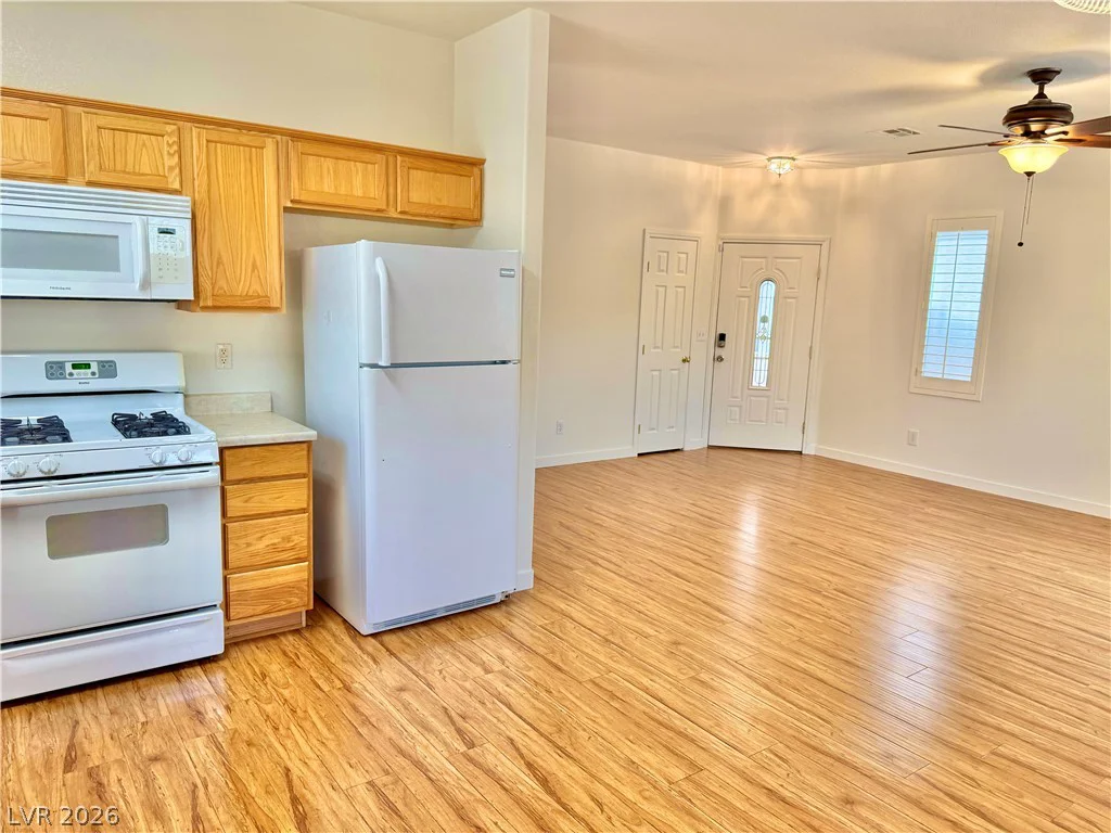 7825 Ithaca Falls, Las Vegas, NV 89149