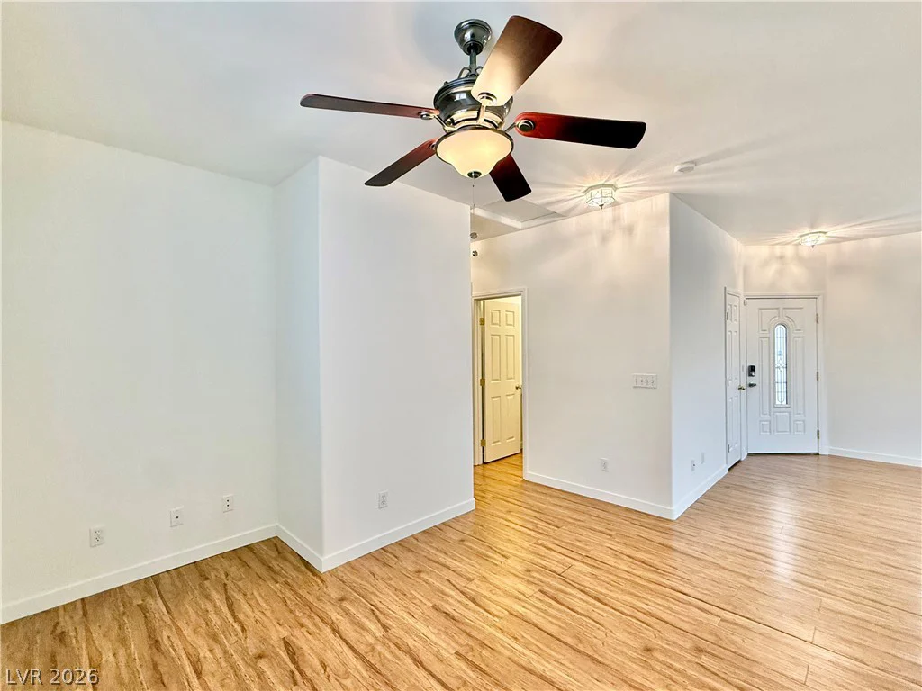 7825 Ithaca Falls, Las Vegas, NV 89149