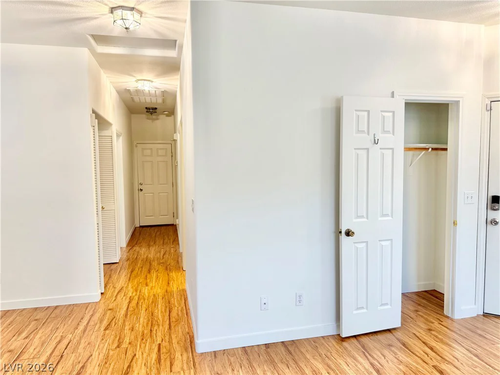 7825 Ithaca Falls, Las Vegas, NV 89149
