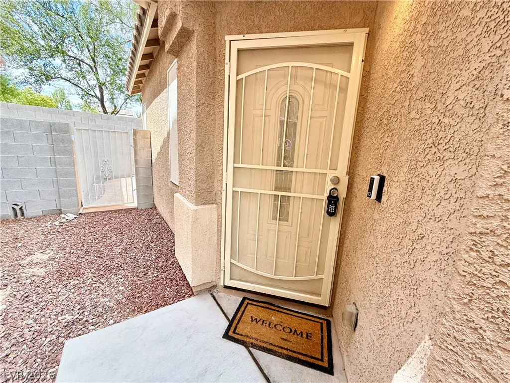 7825 Ithaca Falls, Las Vegas, NV 89149