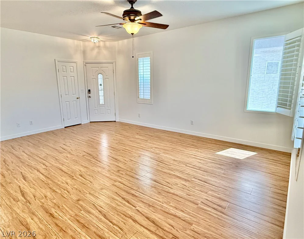 7825 Ithaca Falls, Las Vegas, NV 89149