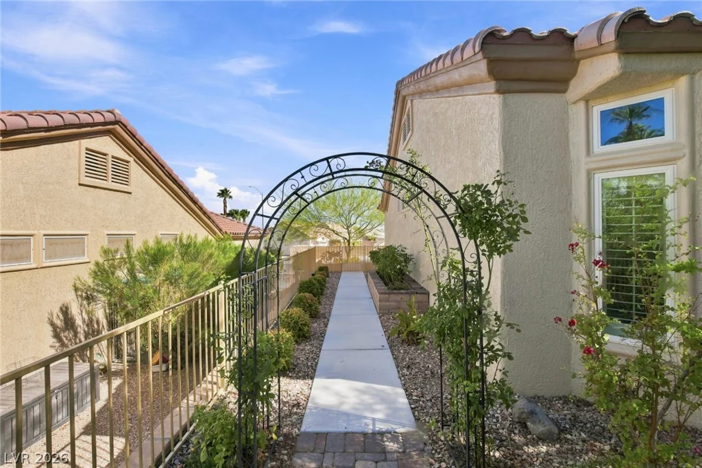 10612 Clear Meadows, Las Vegas, NV 89134