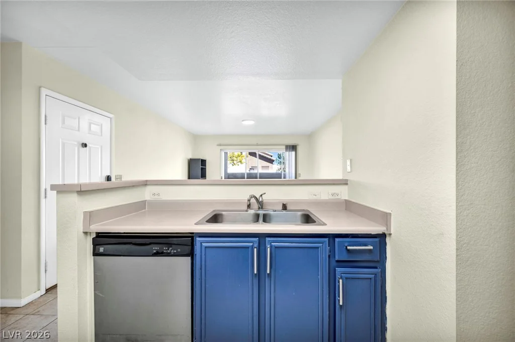 8070 Russell, Las Vegas, NV 89113