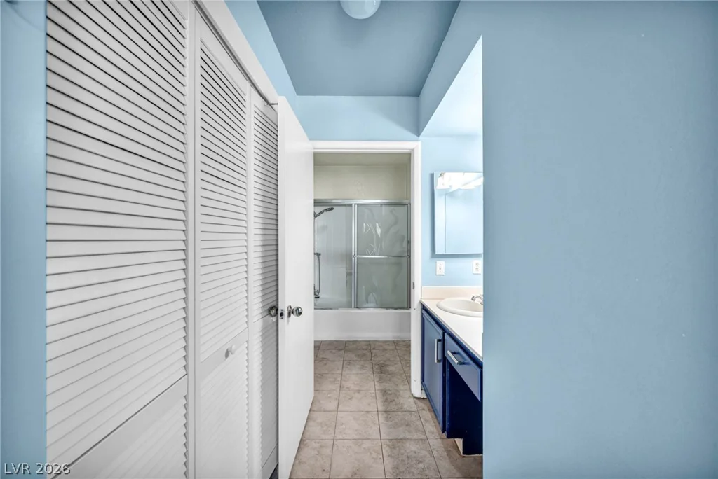 8070 Russell, Las Vegas, NV 89113