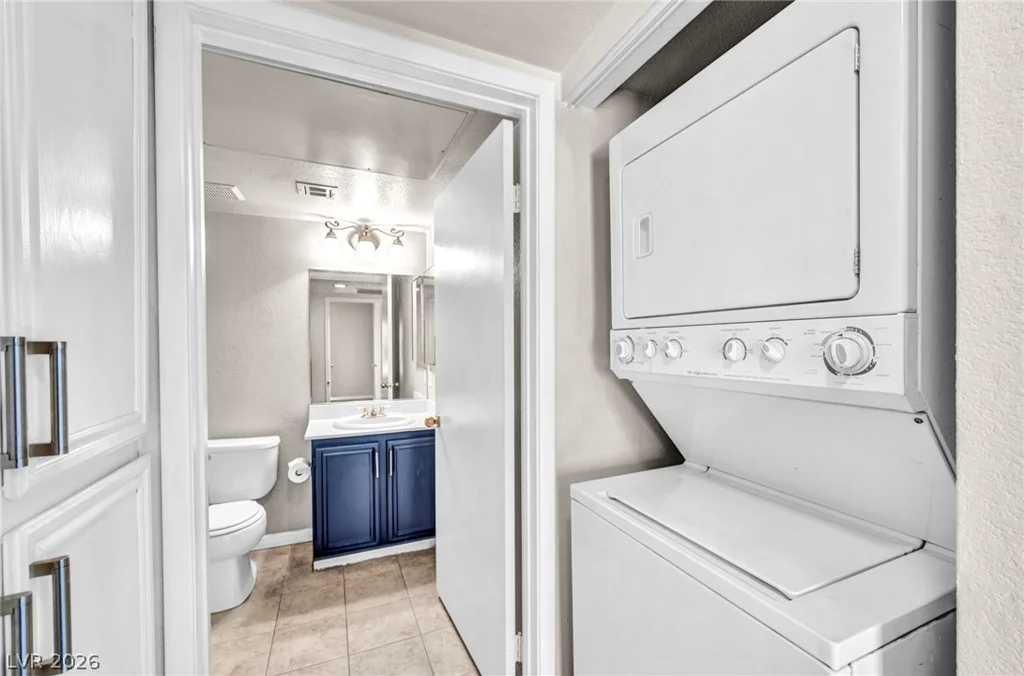 8070 Russell, Las Vegas, NV 89113
