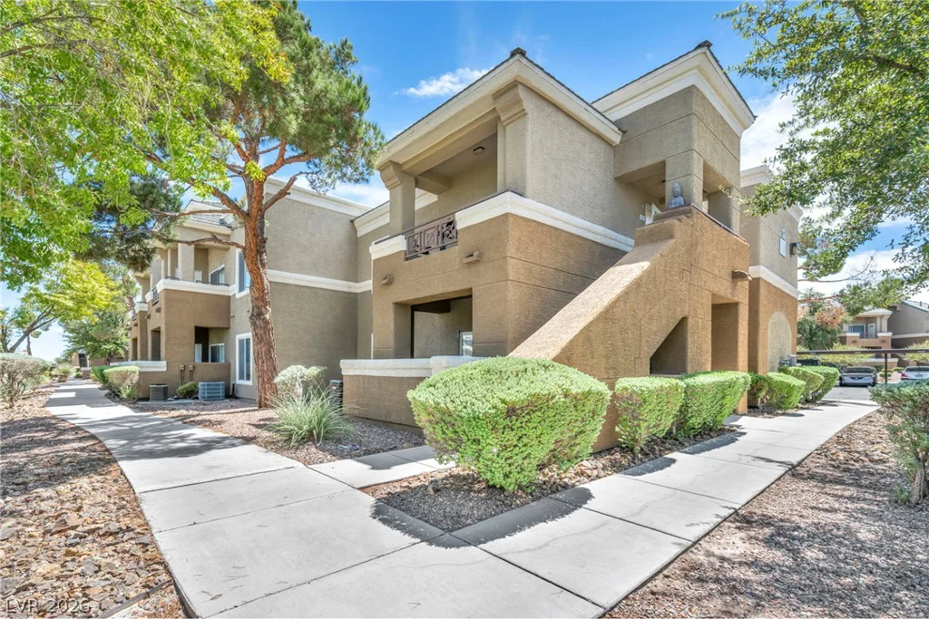 8070 Russell, Las Vegas, NV 89113