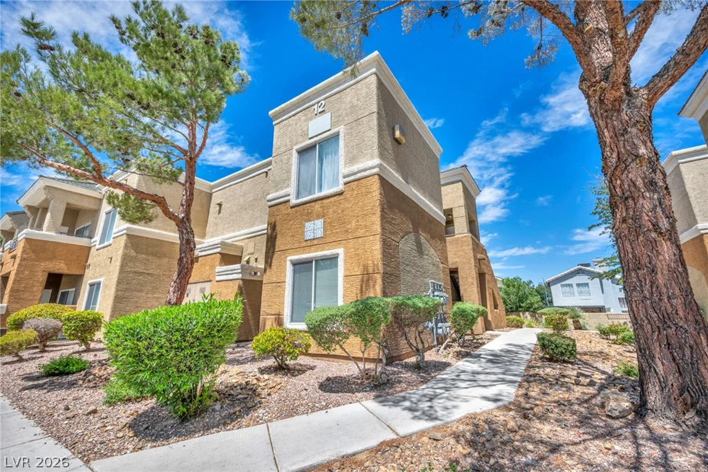 8070 Russell, Las Vegas, NV 89113
