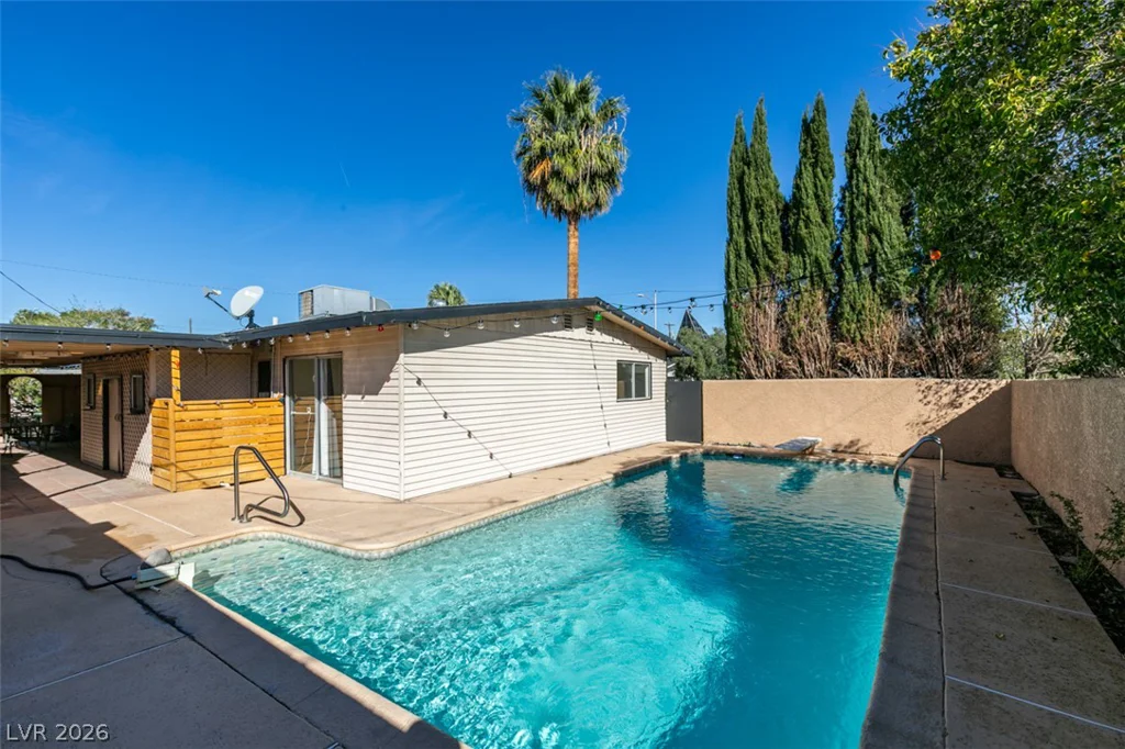 2211 Frontier Ave, Las Vegas, NV 89106
