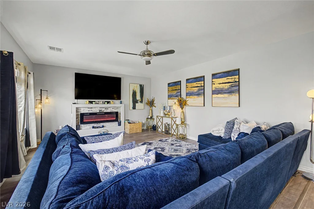 2924 Dowitcher, North Las Vegas, NV 89084