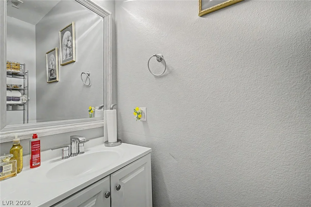2924 Dowitcher, North Las Vegas, NV 89084