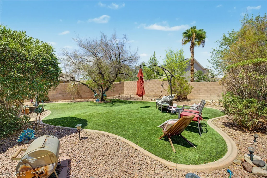 2924 Dowitcher, North Las Vegas, NV 89084