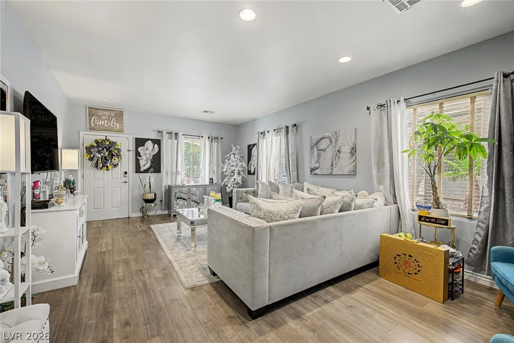 2924 Dowitcher, North Las Vegas, NV 89084
