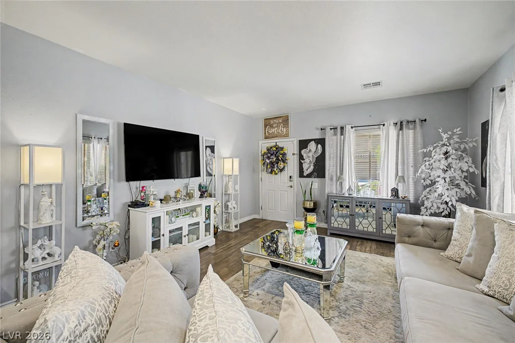 2924 Dowitcher, North Las Vegas, NV 89084