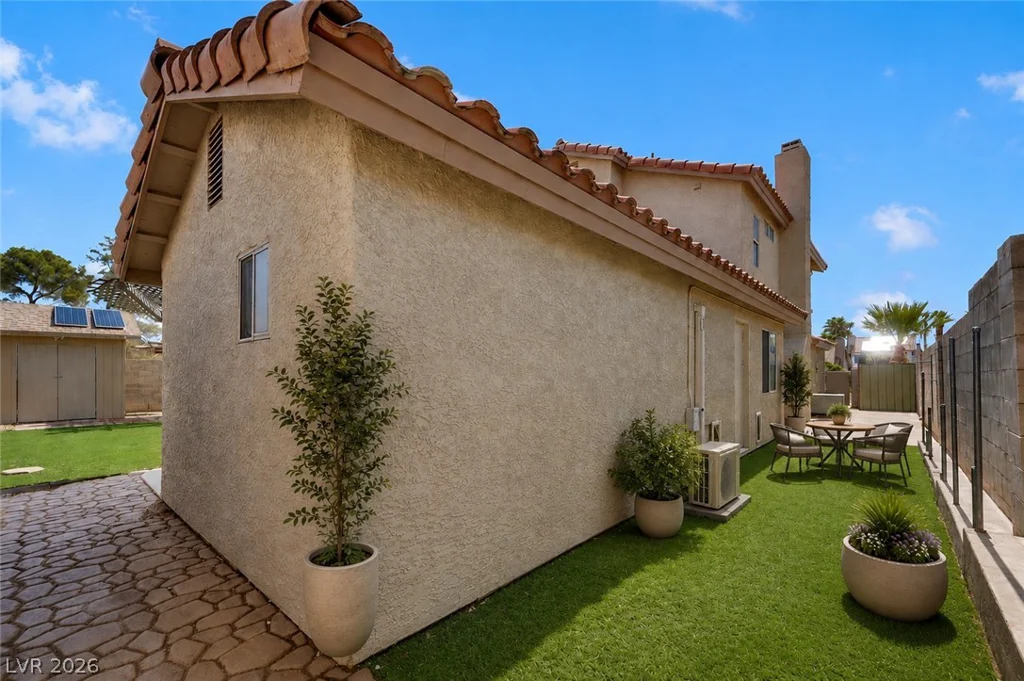 8283 Hidden Hills, Las Vegas, NV 89123