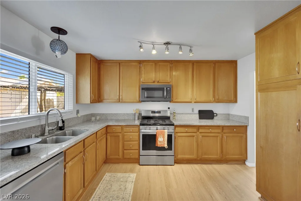 8283 Hidden Hills, Las Vegas, NV 89123