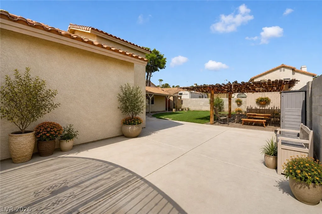 8283 Hidden Hills, Las Vegas, NV 89123