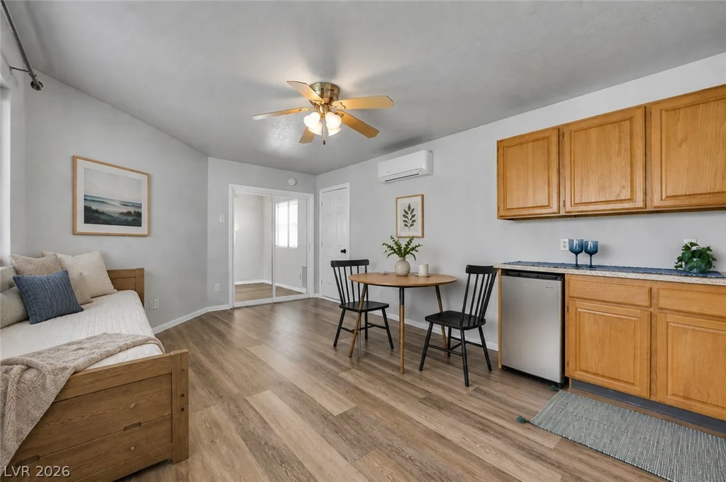 8283 Hidden Hills, Las Vegas, NV 89123