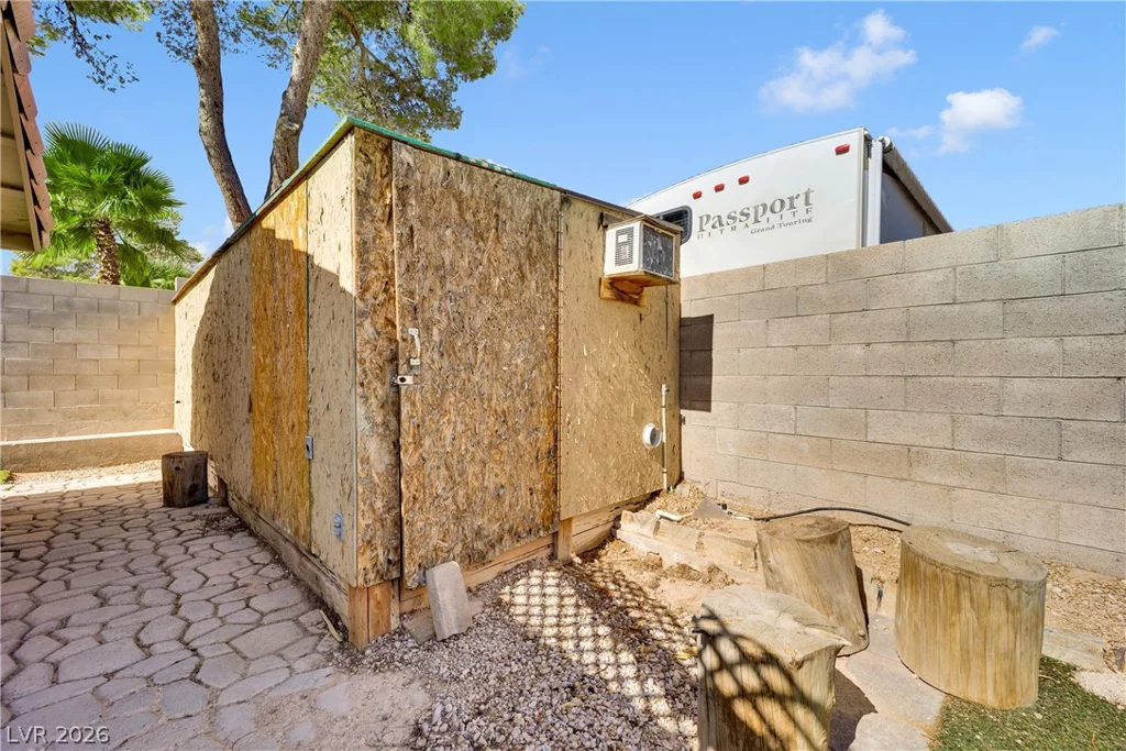 8283 Hidden Hills, Las Vegas, NV 89123