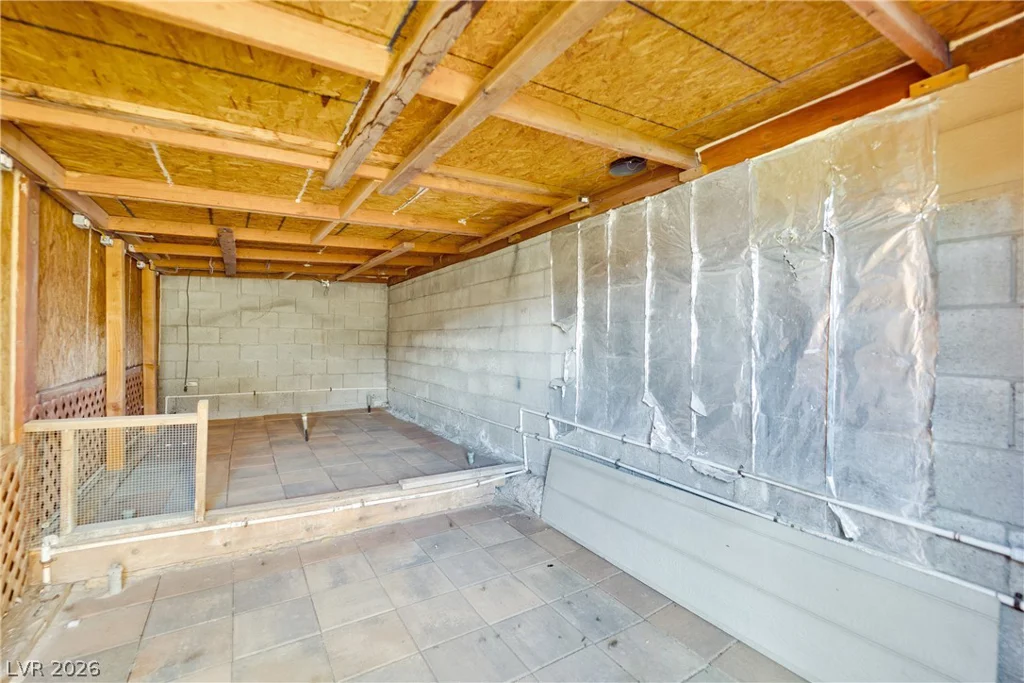 8283 Hidden Hills, Las Vegas, NV 89123