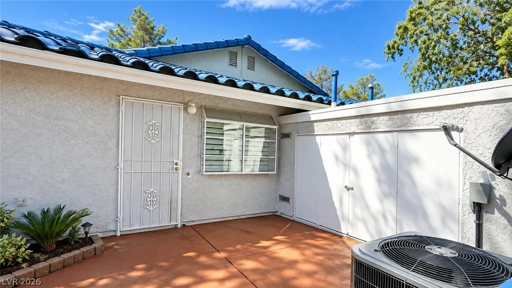 2140 Petersham, Las Vegas, NV 89108