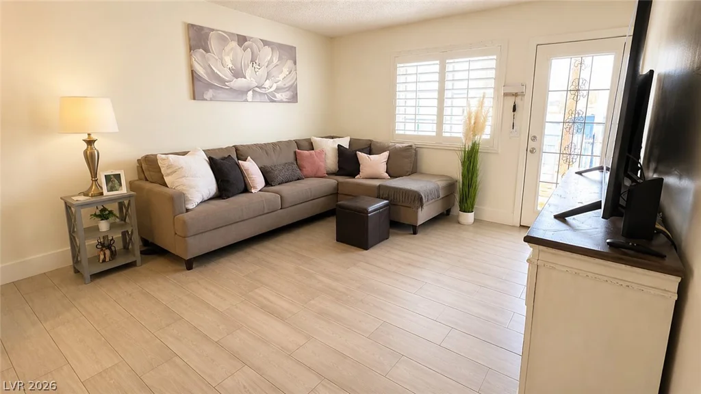 2140 Petersham, Las Vegas, NV 89108