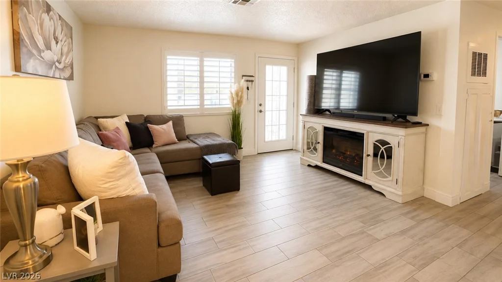 2140 Petersham, Las Vegas, NV 89108