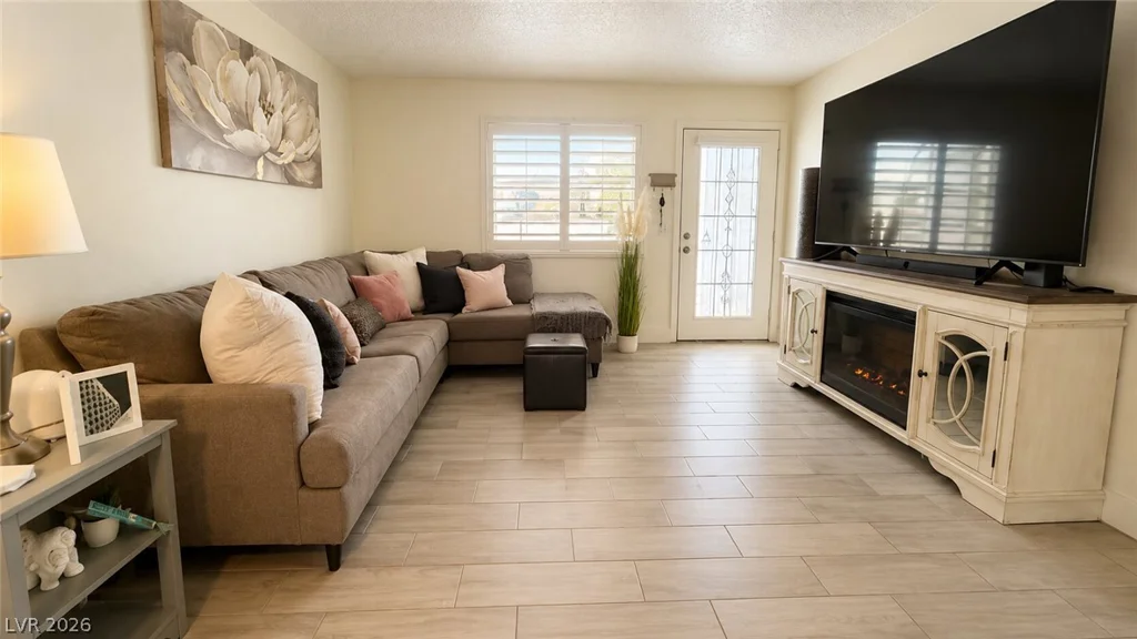 2140 Petersham, Las Vegas, NV 89108