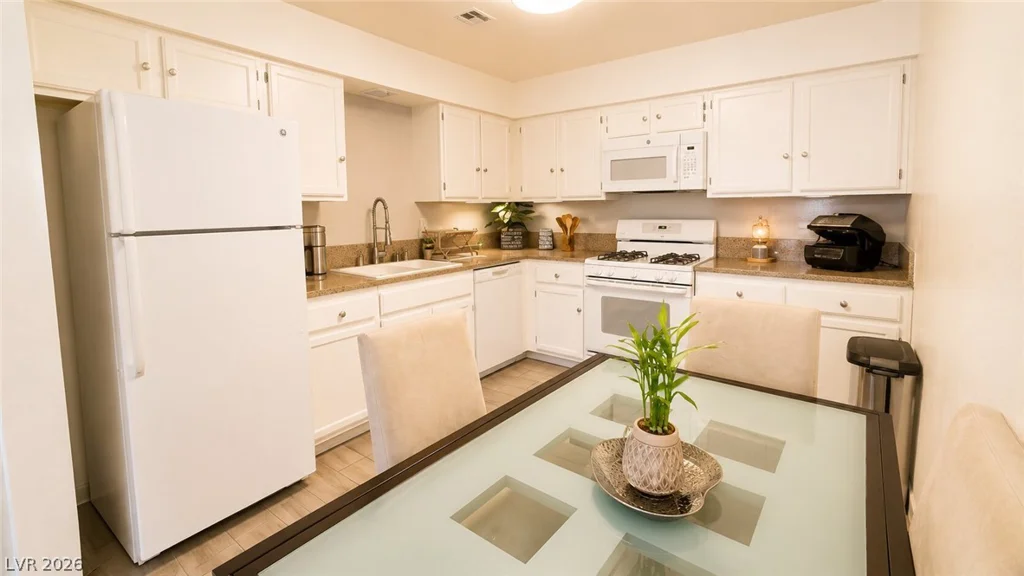 2140 Petersham, Las Vegas, NV 89108