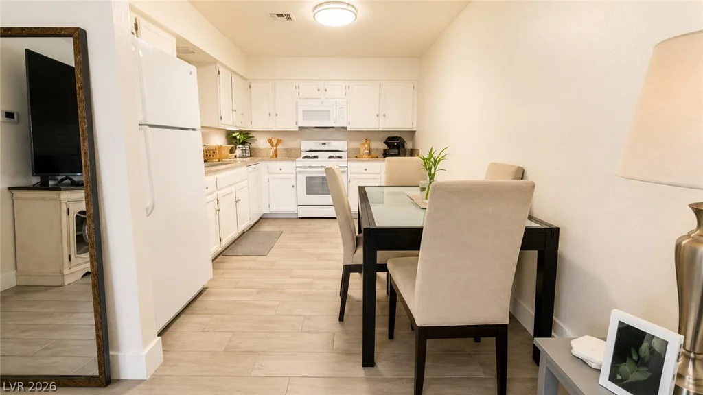 2140 Petersham, Las Vegas, NV 89108