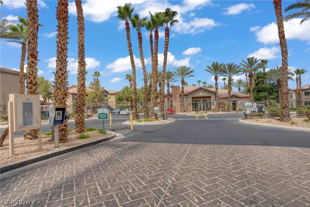 8000 Badura, Las Vegas, NV 89113
