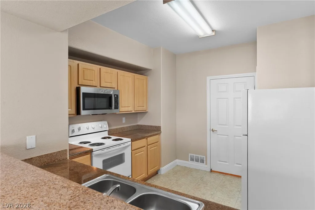 8000 Badura, Las Vegas, NV 89113