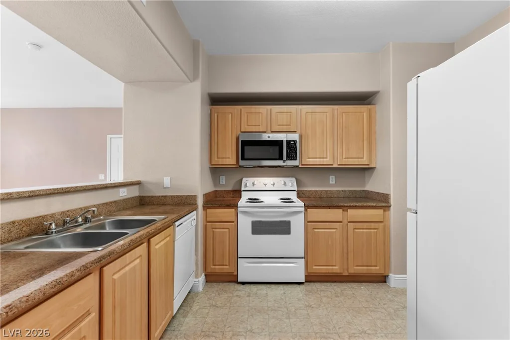 8000 Badura, Las Vegas, NV 89113
