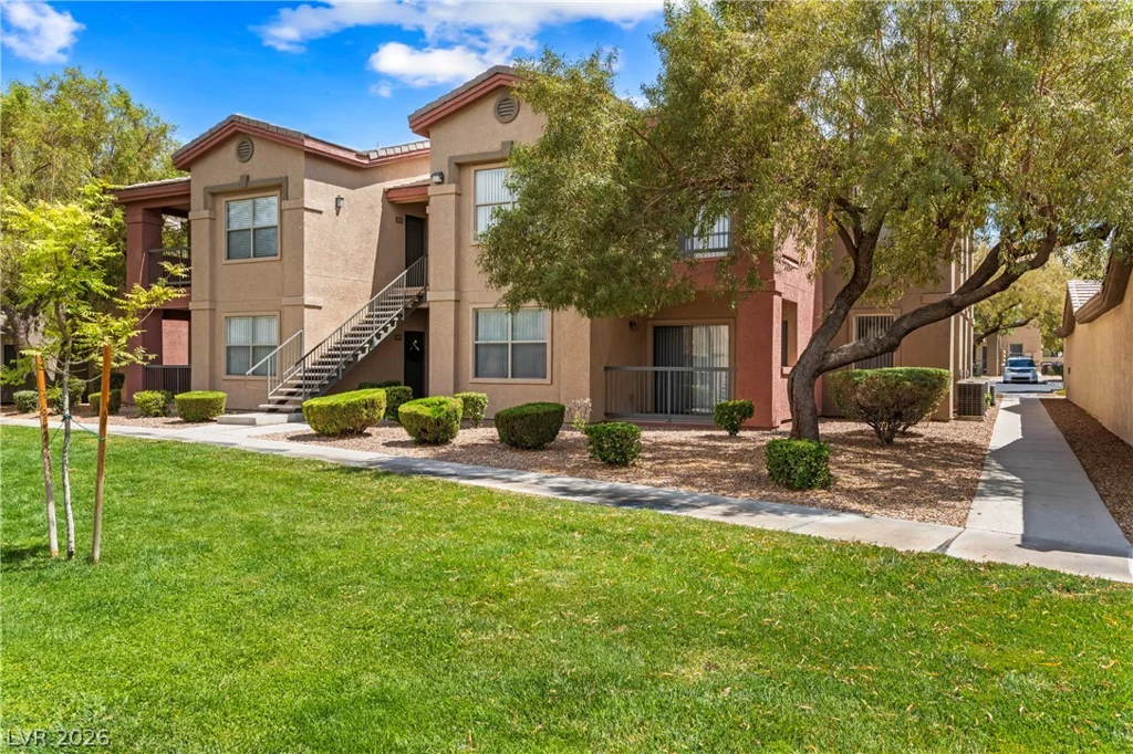 8000 Badura, Las Vegas, NV 89113