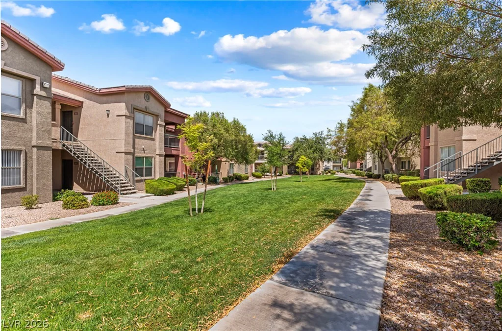 8000 Badura, Las Vegas, NV 89113