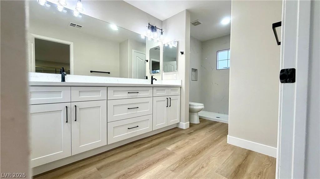 4595 Barnes, Las Vegas, NV 89147