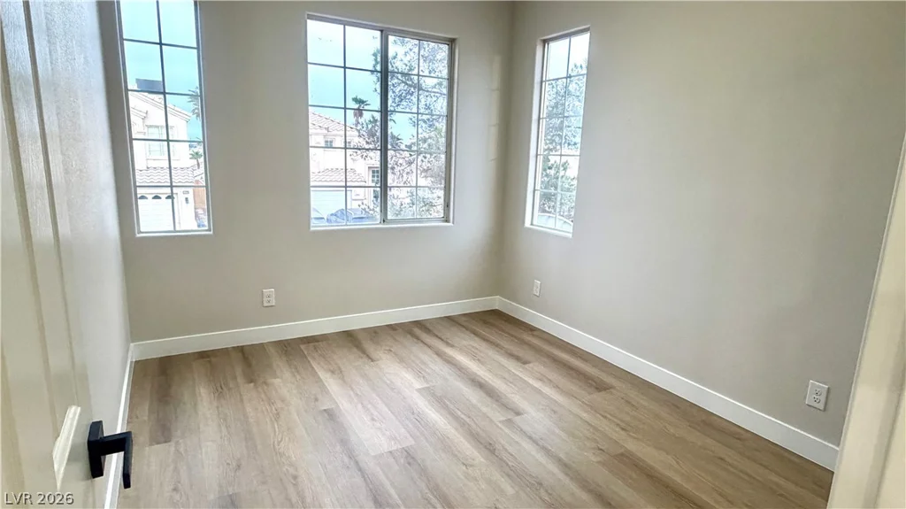 4595 Barnes, Las Vegas, NV 89147