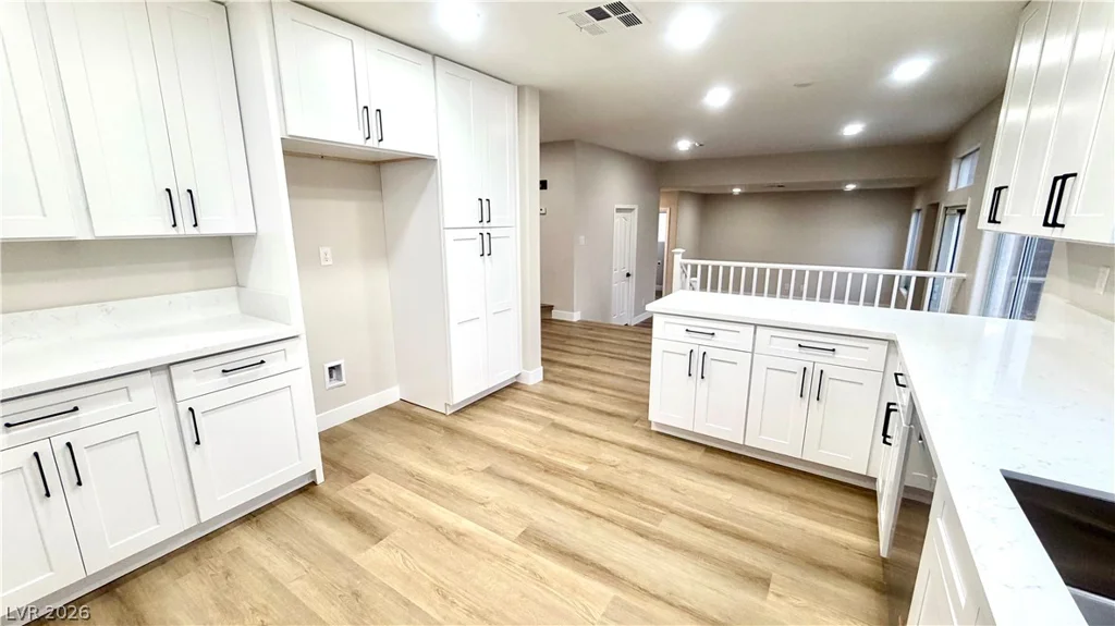 4595 Barnes, Las Vegas, NV 89147