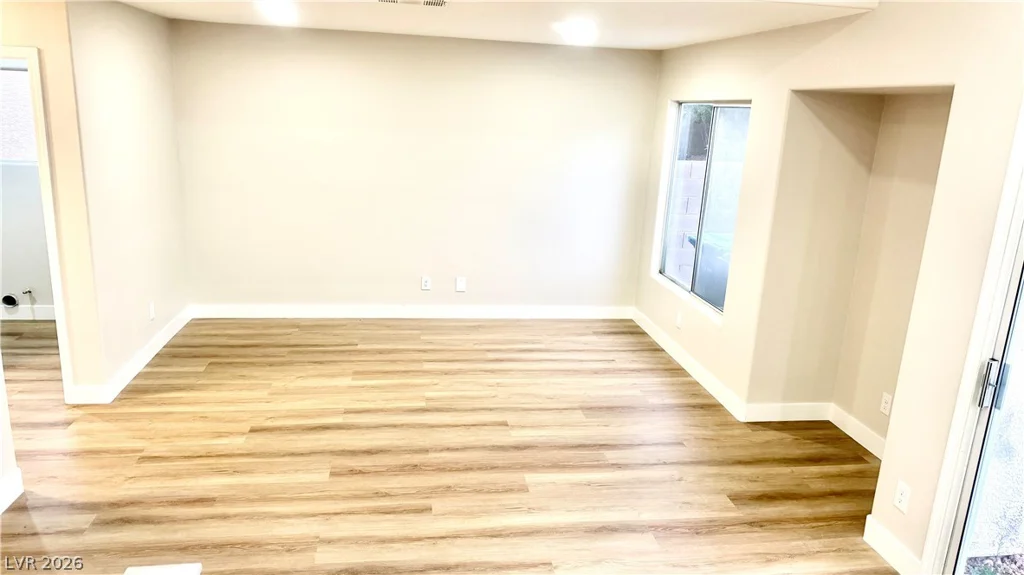 4595 Barnes, Las Vegas, NV 89147