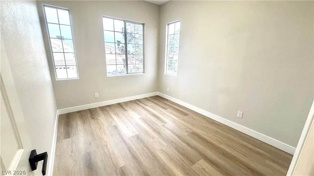 4595 Barnes, Las Vegas, NV 89147