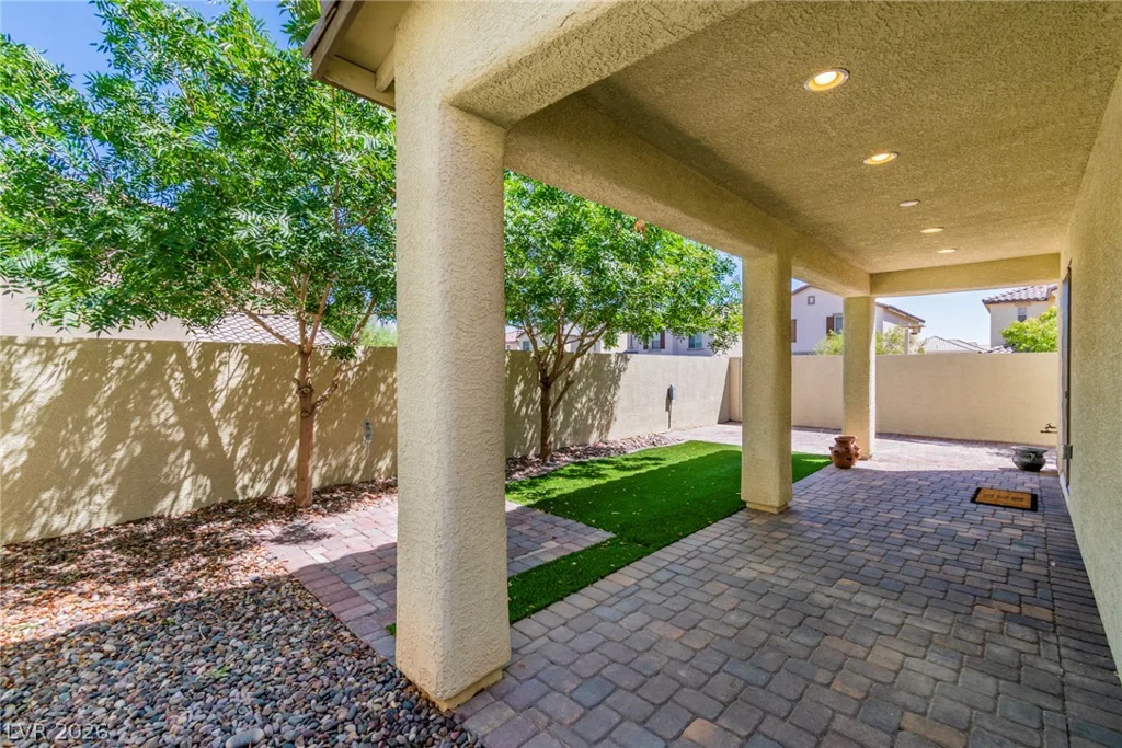 9832 Vista Meadows, Las Vegas, NV 89148