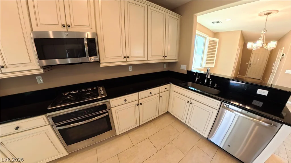 9832 Vista Meadows, Las Vegas, NV 89148