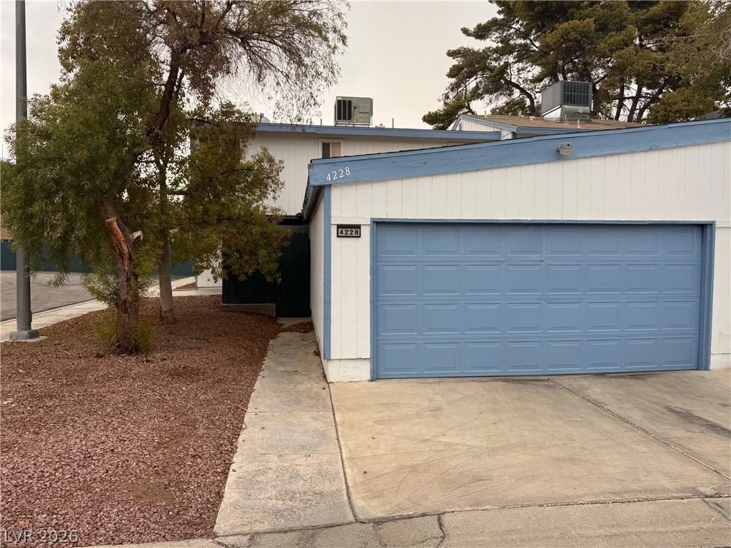 4228 Kona Coast, Las Vegas, NV 89121