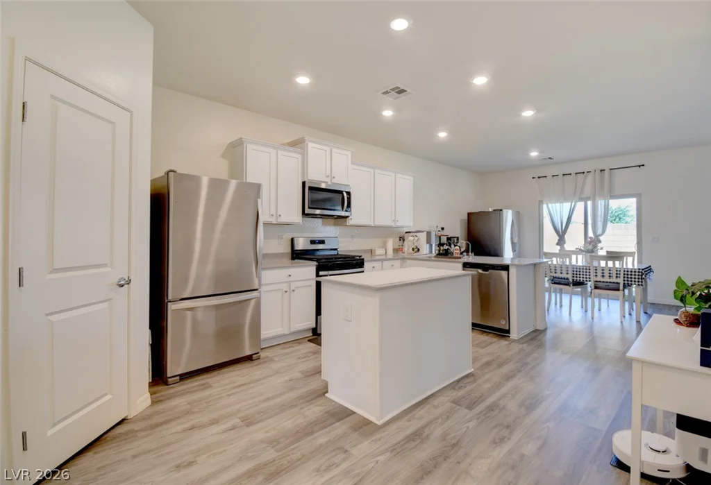 1720 Luna Cliff, North Las Vegas, NV 89032
