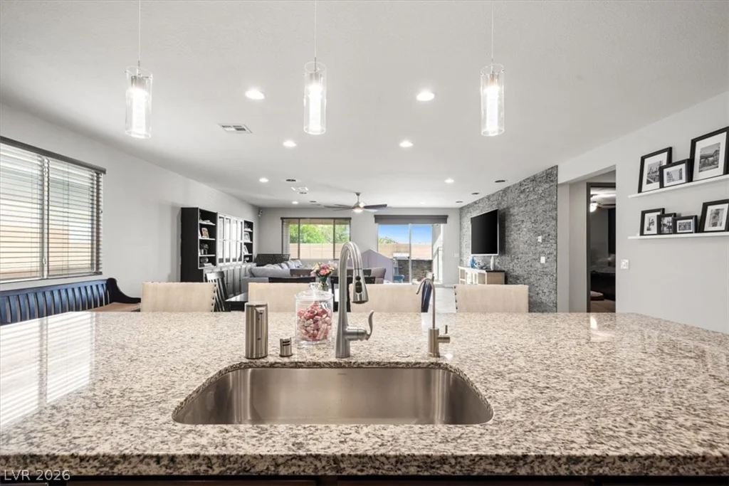 6320 Regina Ridge, Las Vegas, NV 89149