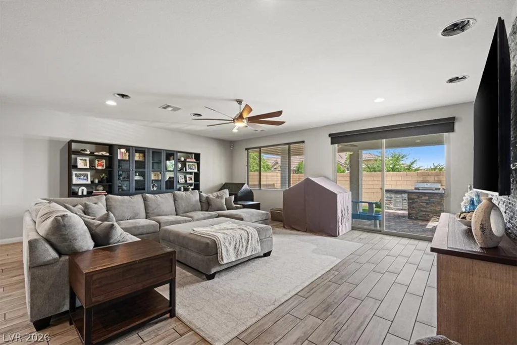 6320 Regina Ridge, Las Vegas, NV 89149