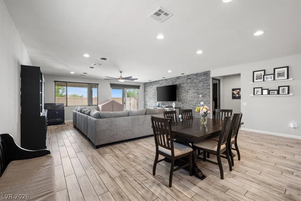 6320 Regina Ridge, Las Vegas, NV 89149