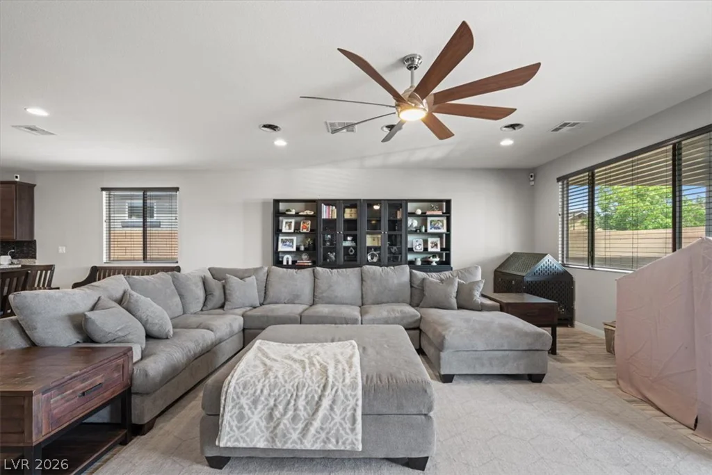 6320 Regina Ridge, Las Vegas, NV 89149