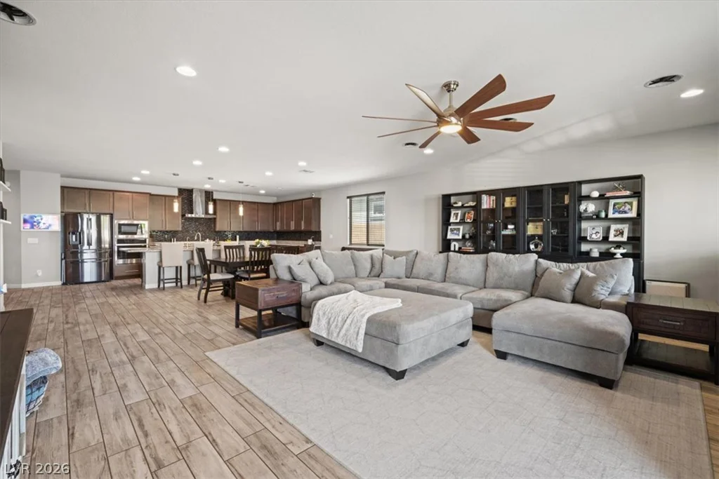 6320 Regina Ridge, Las Vegas, NV 89149